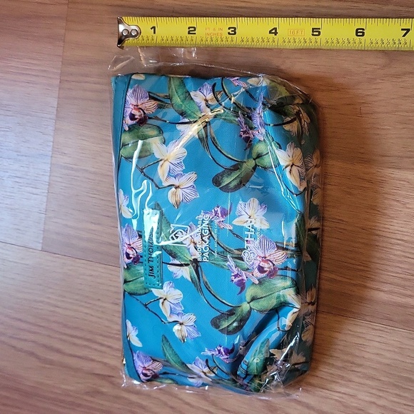 Brand New Jim Thompson Amenity Kit Thai White Lotus Thailand - Picture 4 of 5